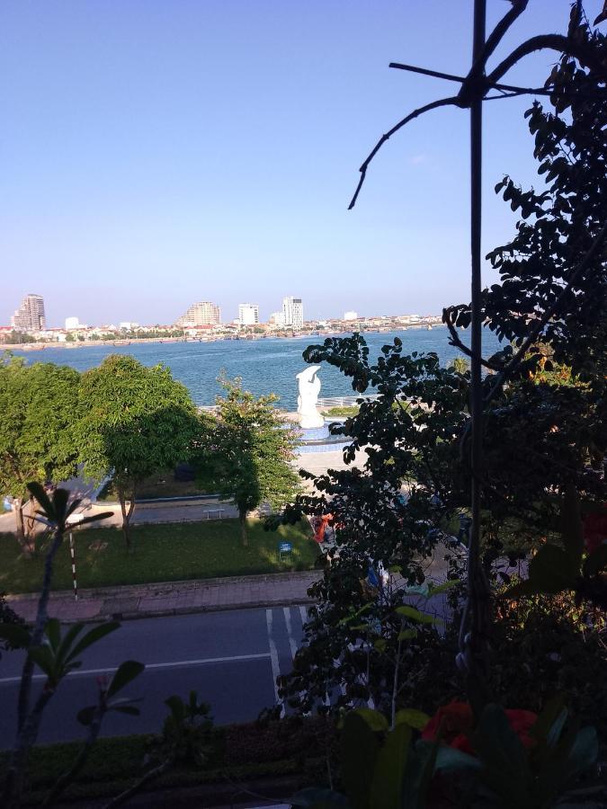 Nha Nghi Hang Nga 洞海 外观 照片