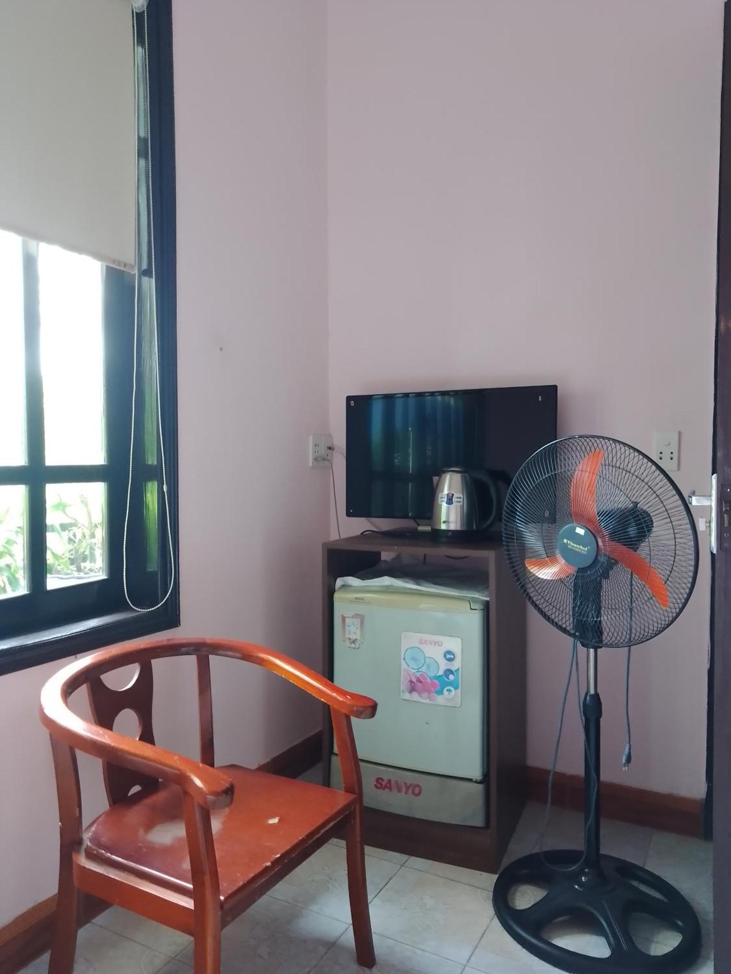 Nha Nghi Hang Nga 洞海 外观 照片
