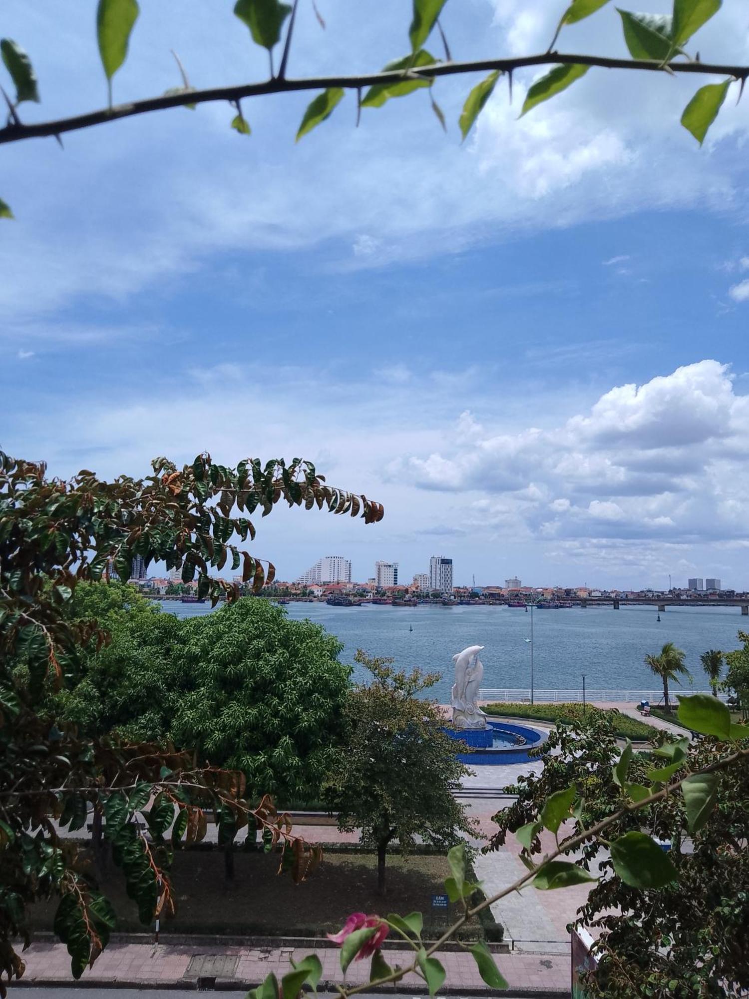 Nha Nghi Hang Nga 洞海 外观 照片