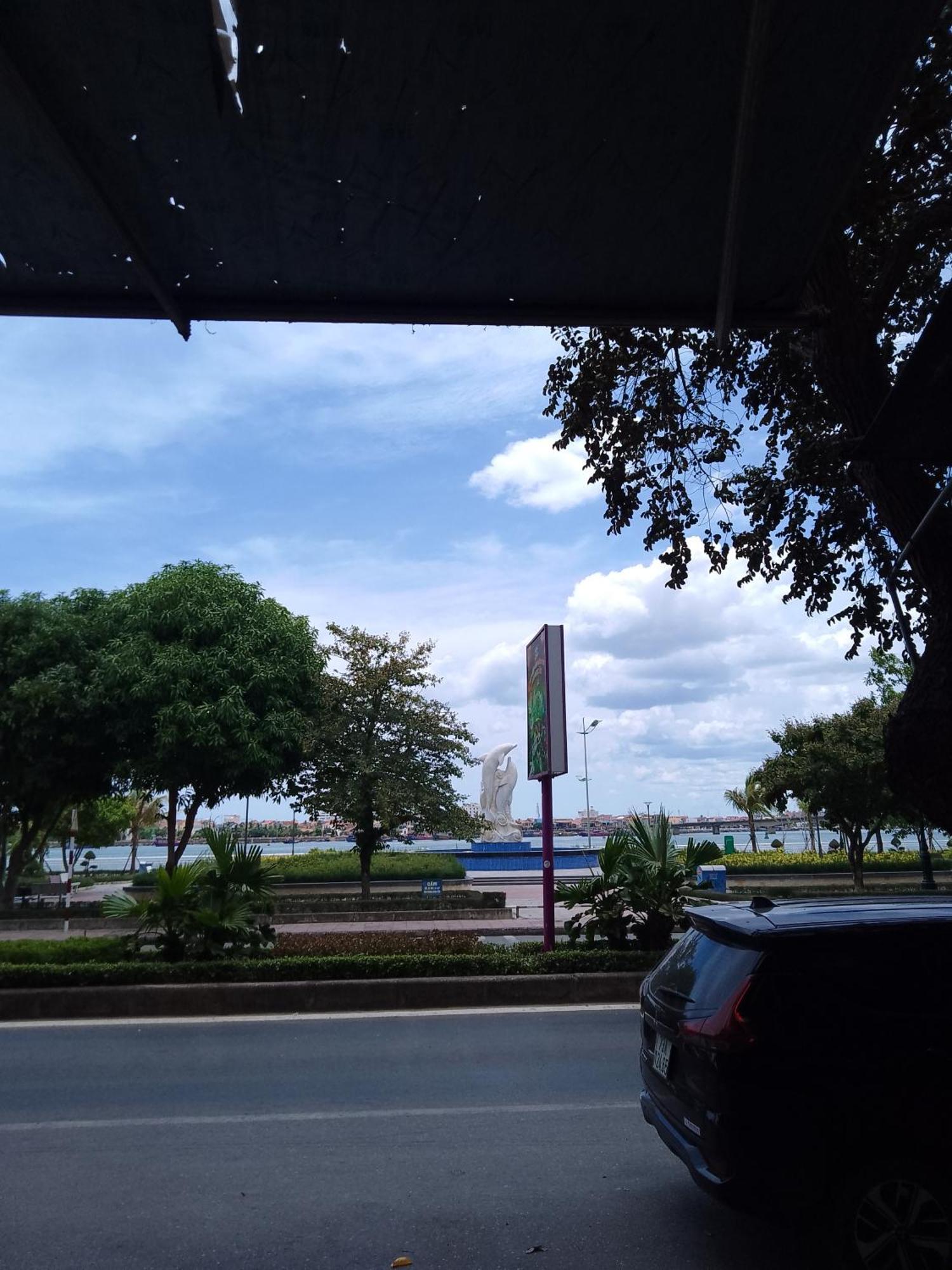 Nha Nghi Hang Nga 洞海 外观 照片
