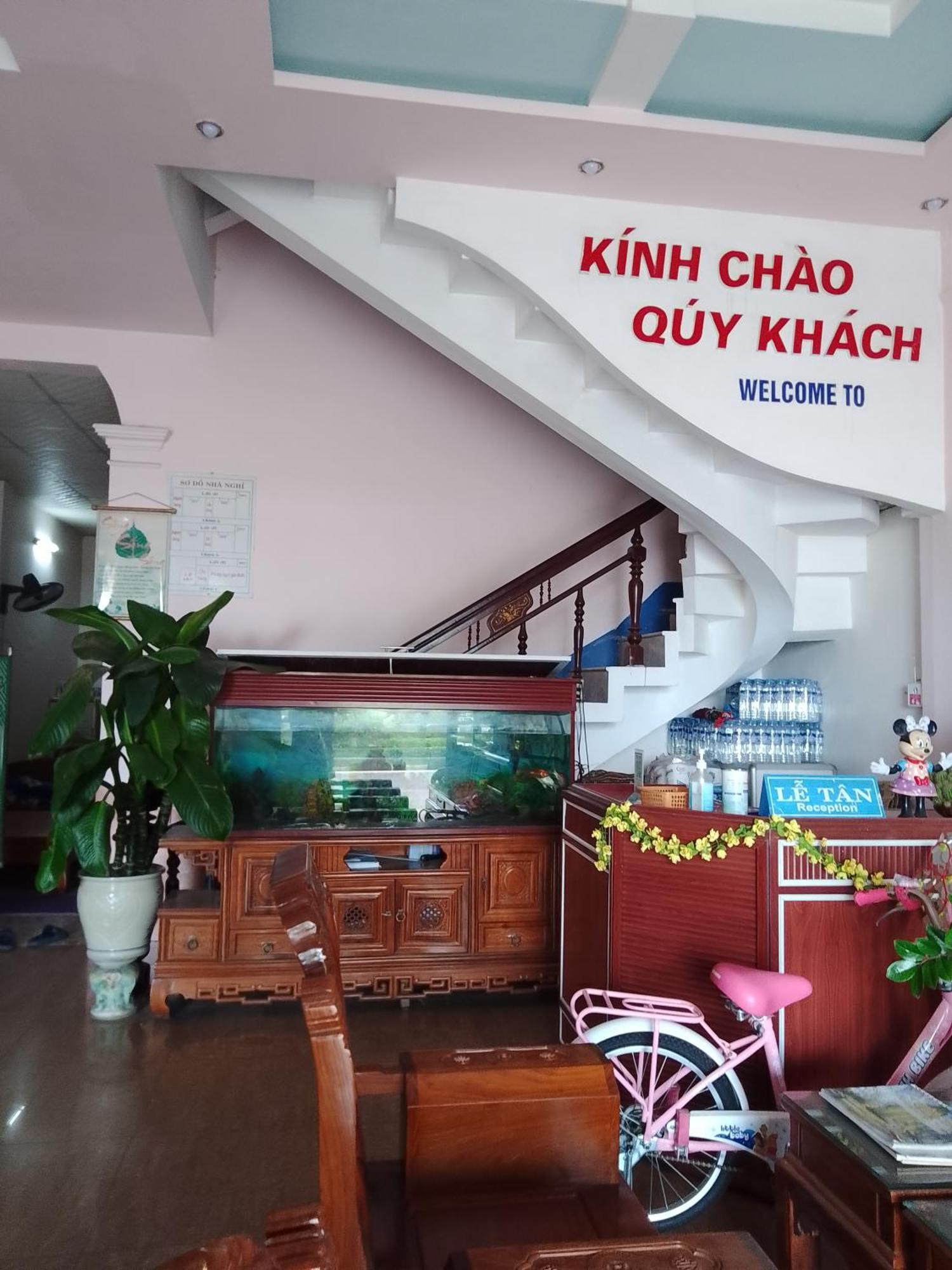 Nha Nghi Hang Nga 洞海 外观 照片