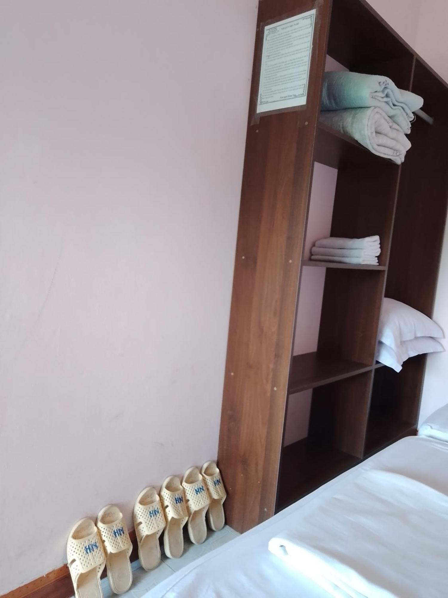 Nha Nghi Hang Nga 洞海 外观 照片
